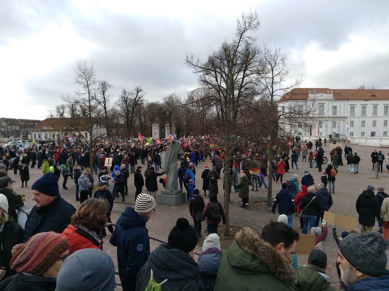 Kundgebung vor dem Oranienburger Schloss am 27. Januar 2024. (Foto: Stefan Wirner)
